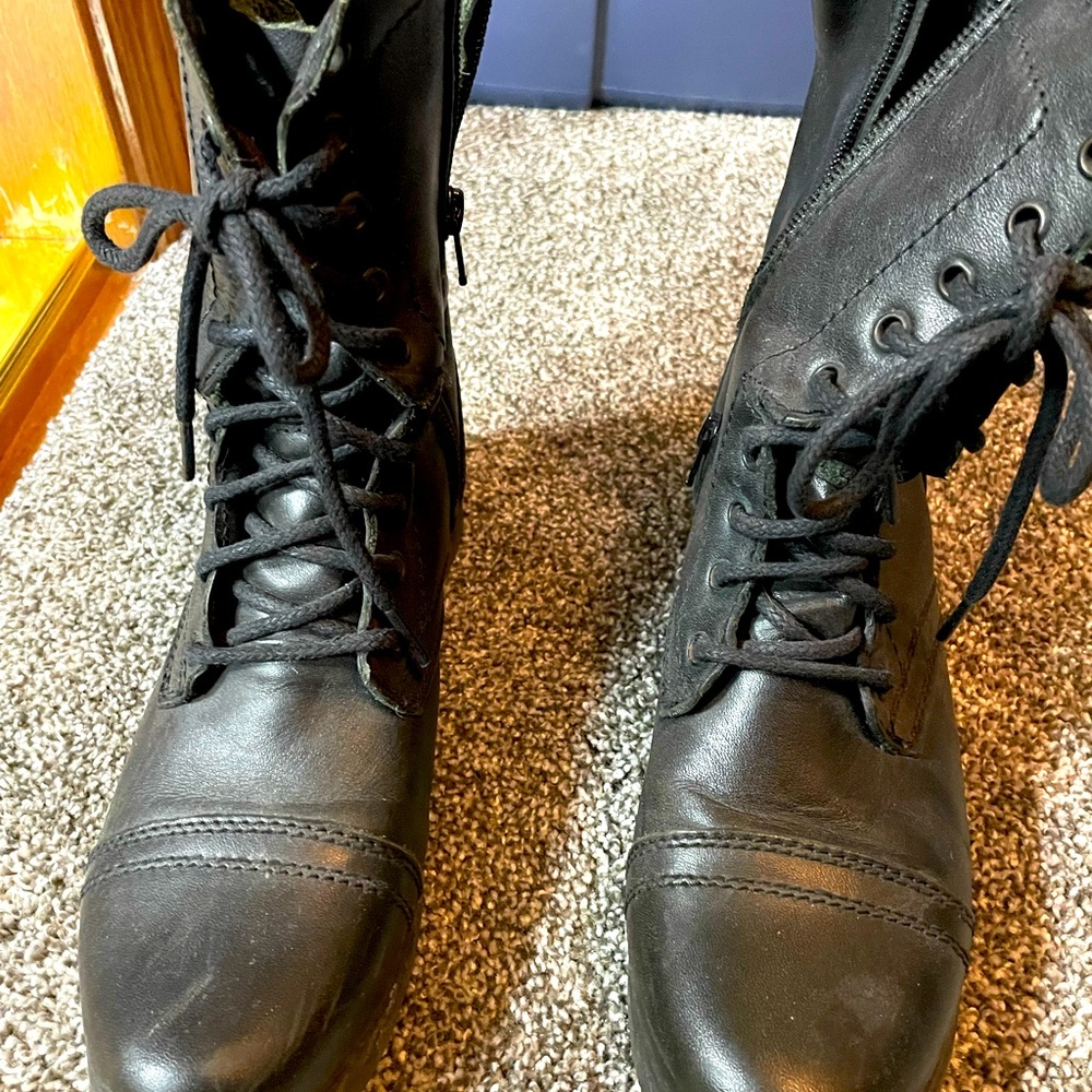 Steve Madden leather lace up boots